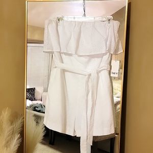 Women's white, one piece short romper. Cute!  Nwr size 6